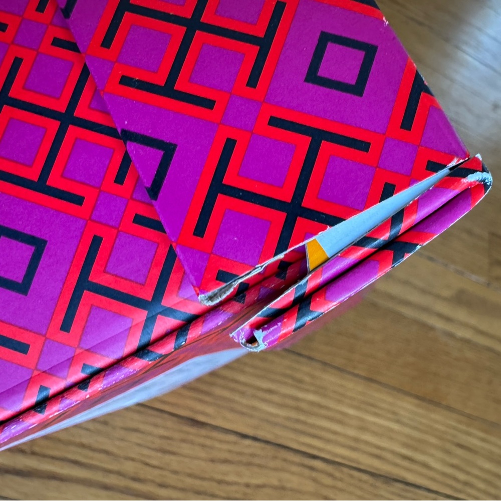 Tory Burch packaging - Picture 4 of 8